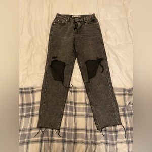 These jeans are in amazing condition, look great on